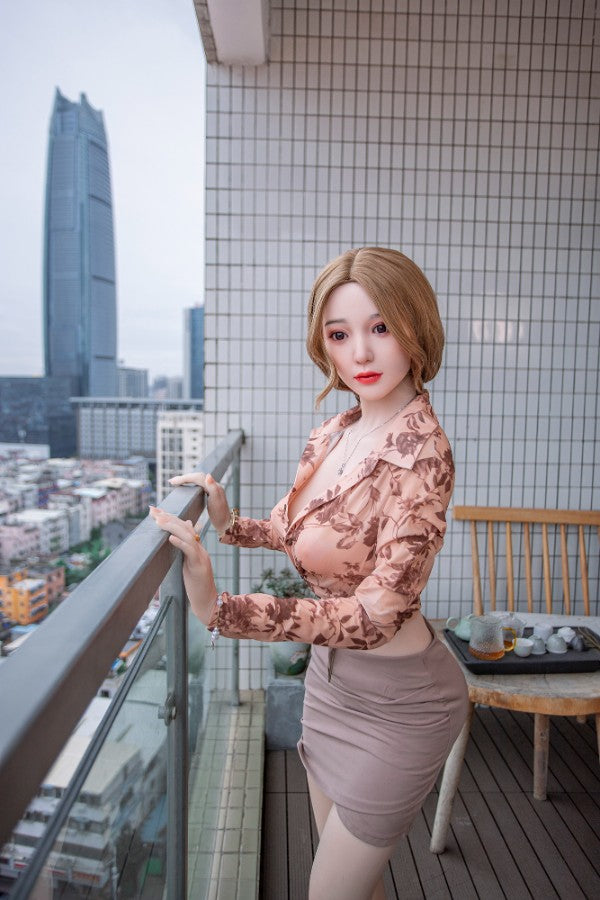 160cm / 5ft3 Natural Skin Sexy Charming Silicone Love Doll - Dime Doll: Sunny