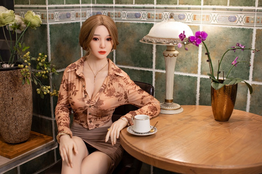 160cm / 5ft3 Natural Skin Sexy Charming Silicone Love Doll - Dime Doll: Sunny